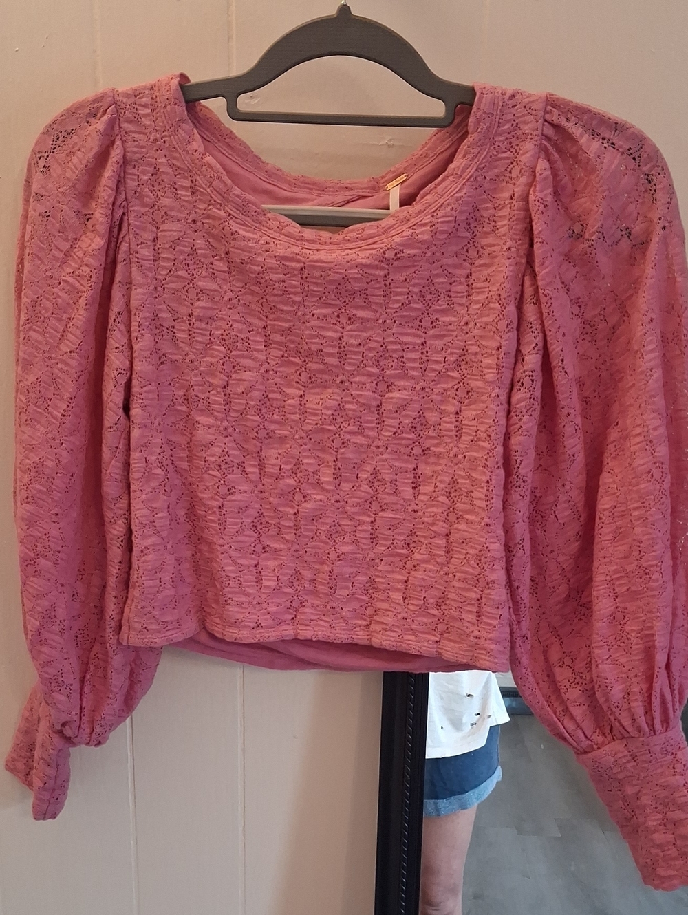 Free People Pink Orchid Lace Open Cut Out Back Balloon-Sleeve Cropped Blouse